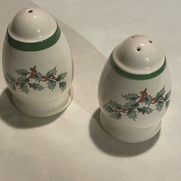 Spode Holly berry Christmas Tree salt and pepper shakers Christmas table setting - Picture 6 of 6